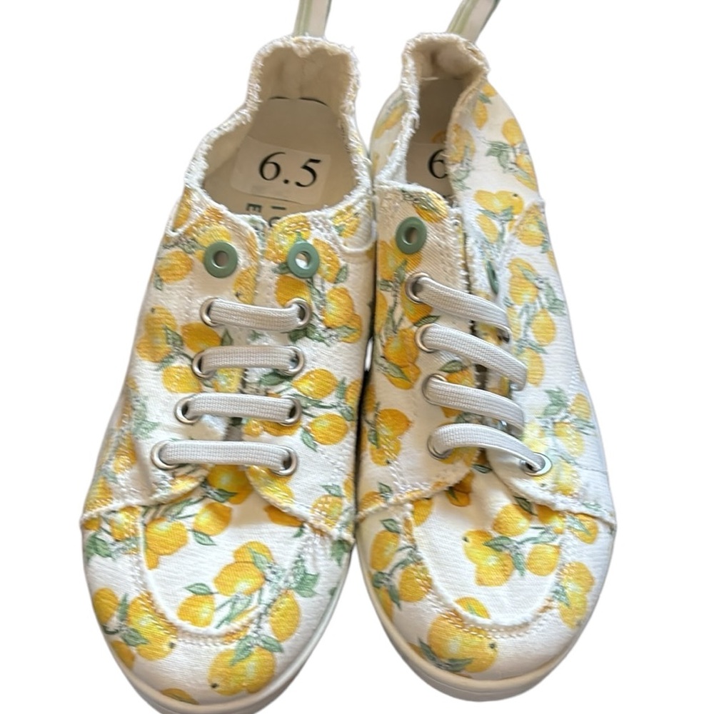 NWT VIONIC BEACH LEMON SHOES SNEAKERS VACAY SLIP ON 6.5